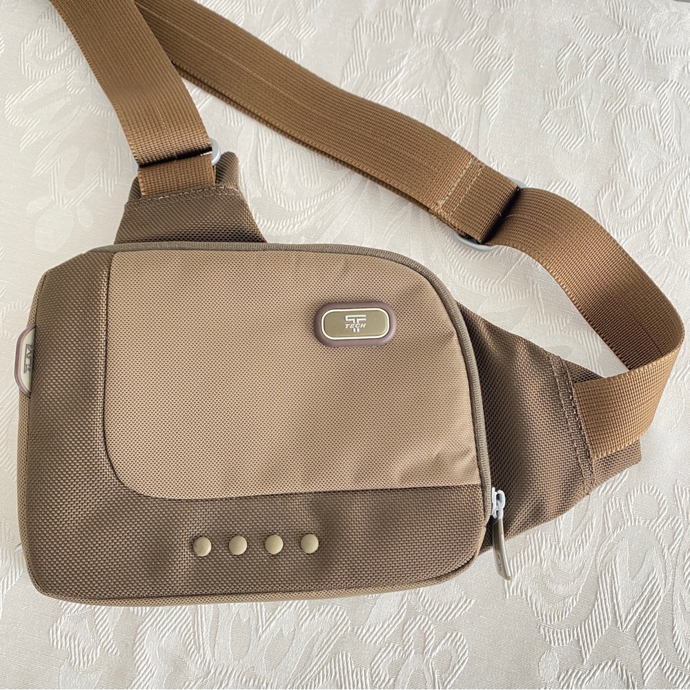 TUMI T-TECH Brown Crossbody organizer flat Bag